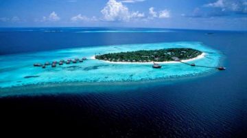 Experience 4 Days Maldives Tour Package