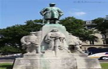 Best 11 Days Europe to Paris Holiday Package