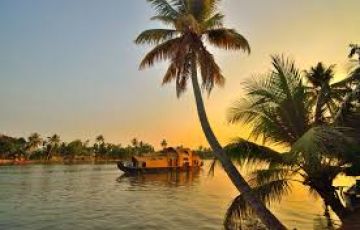 Ecstatic 5 Days 4 Nights Munnar with Alleppey Holiday Package