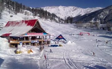 Ecstatic 4 Days Delhi and Manali Holiday Package