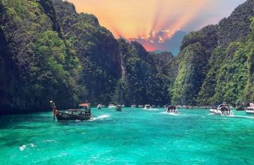 Memorable 4 Days Phi Phi Island Beach Vacation Package