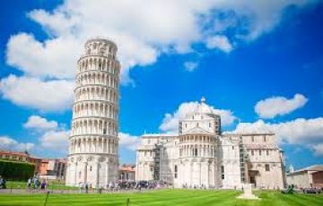 Ecstatic 10 Days 9 Nights Paris, Milan with Venice Holiday Package