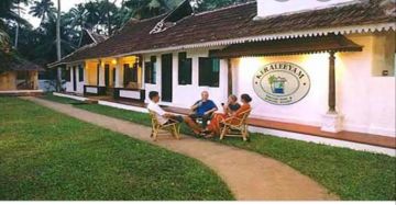 Heart-warming 4 Days 3 Nights Munnar, Alleppey with Kochi Vacation Package
