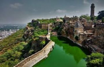 Family Getaway 4 Days Jaipur to Neemrana Holiday Package