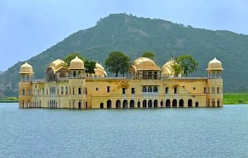 Experience 4 Days Jaipur to Udaipur Vacation Package
