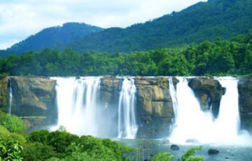 Memorable 5 Days Kochi, Athirapally with Valpara Trip Package