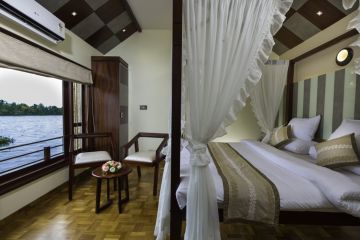 Experience 6 Days 5 Nights Munnar, Alleppey with Marari Beach Vacation Package