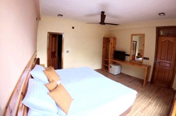 Beautiful Male Tour Package for 4 Days