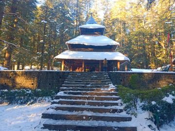 Magical 4 Days Manali and Delhi Tour Package