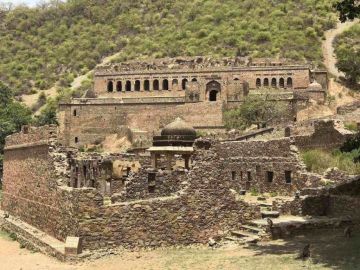 Amazing 4 Days 3 Nights Jaipur, Bhangarh and Departure Holiday Package