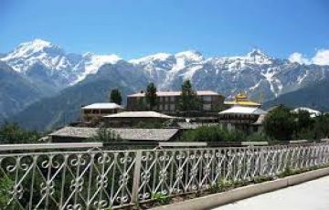 Family Getaway 4 Days Delhi and Manali Tour Package