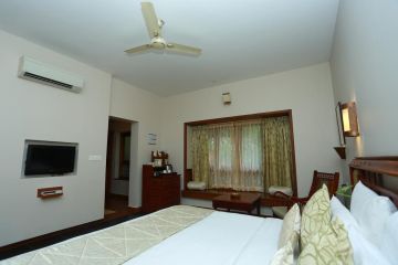 Munnar, Thekkady, Alleppey with Kochi Tour Package for 5 Days 4 Nights