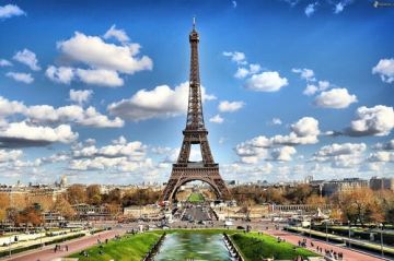 Heart-warming 5 Days 4 Nights Paris Holiday Package