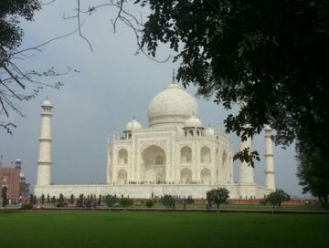 2 Days 1 Night Agra Vacation Package