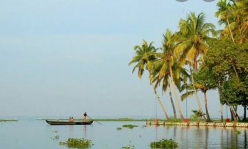 Ecstatic 3 Days Kumarakom with Kochi Holiday Package