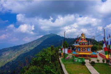 Family Getaway Darjeeling Tour Package for 4 Days from Bagdogra