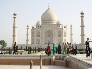 Beautiful 2 Days Agra and Fatehpur Sikri Trip Package
