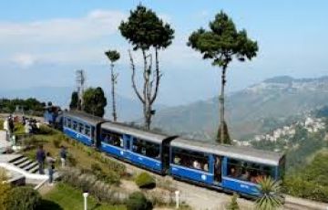 Family Getaway 4 Days Bagdogra to Darjeeling Holiday Package