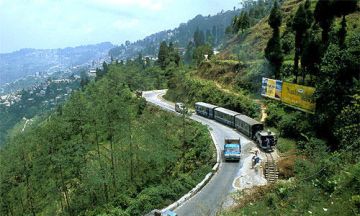 Family Getaway 6 Days Bagdogra to Darjeeling Vacation Package