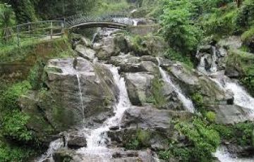 4 Days 3 Nights Bagdogra with Darjeeling Vacation Package