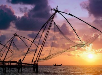 Family Getaway 6 Days Cochin, Munnar, Thekkady and Alleppey Trip Package