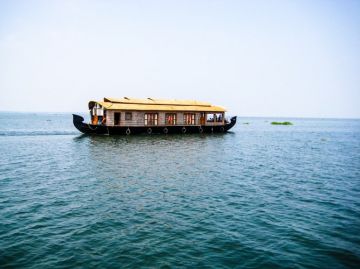 Best 6 Days Cochin, Munnar, Thekkady with Alleppey Trip Package