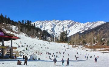 Amazing 4 Days 3 Nights Manali, Solang Valley and Delhi Holiday Package