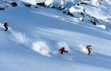 Magical 3 Days 2 Nights Auli and Delhi Holiday Package