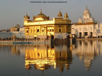 Beautiful 4 Days 3 Nights New Delhi, Agra and Amritsar Tour Package