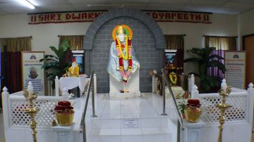 Experience 2 Days Shirdi with Aurangabad Holiday Package