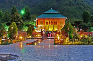 Family Getaway 2 Days 1 Night Srinagar with Gulmarg Trip Package