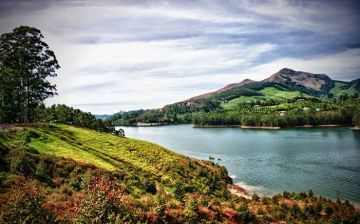 Pleasurable 5 Days Back To Home to Thekkady Holiday Package