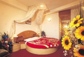 Amazing 4 Days 3 Nights Manali and New Delhi Vacation Package