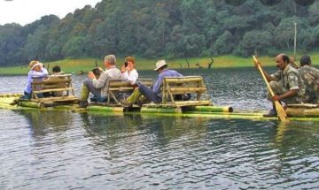 Amazing 6 Days Munnar, Thekkady with Alleppey Tour Package