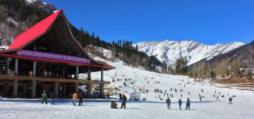 Pleasurable 4 Days 3 Nights Delhi and Manali Holiday Package