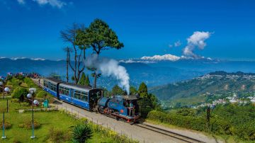 Beautiful 5 Days Darjeeling to Tsomgo Lake Visit Vacation Package
