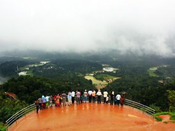 Family Getaway Ooty Tour Package for 6 Days 5 Nights from Coimbatore