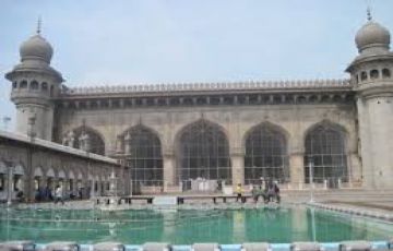 Heart-warming Hyderabad Tour Package for 4 Days 3 Nights