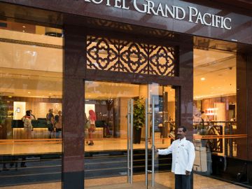 Best 5 Days Delhi and Singapore Trip Package