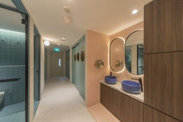 Ecstatic 5 Days Delhi with Singapore Vacation Package