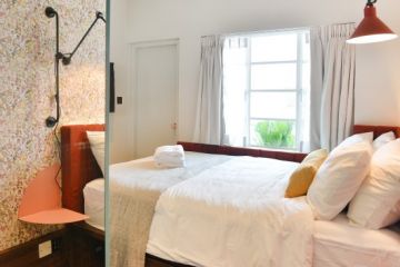 Ecstatic 5 Days Delhi with Singapore Vacation Package