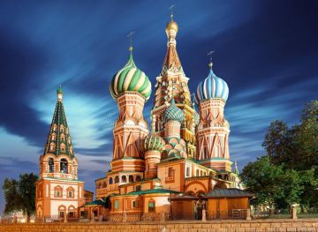 Amazing 6 Days Saint Petersburg with Moscow Holiday Package