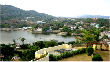 Family Getaway 3 Days 2 Nights Mount Abu and Delhi Tour Package