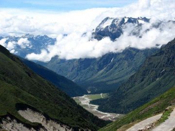 Best 7 Days Bagdogra to Lachung Holiday Package