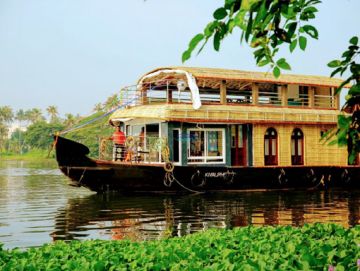 Pleasurable 6 Days 5 Nights Cochin, Munnar, Thekkady and Alleppey Holiday Package