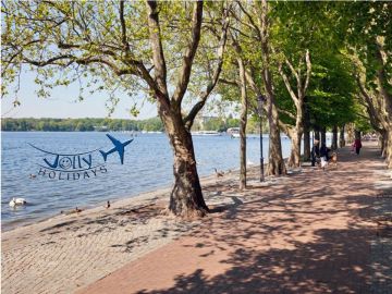 Beautiful 8 Days Berlin, Prague, Vienna with Budapest Vacation Package