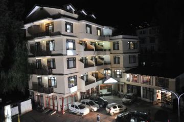 Family Getaway 4 Days Manali and Delhi Tour Package