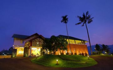 Amazing 5 Days Cochin to Thekkady Holiday Package