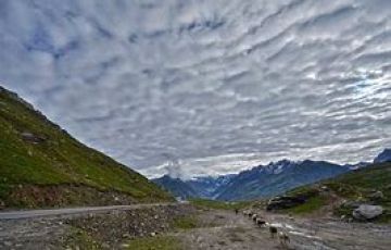 Memorable Manali Local solang Valley Tour Package for 3 Days 2 Nights