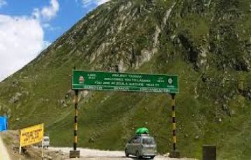 Beautiful 7 Days 6 Nights Leh, Nubra Vally with Pangong Family Tour Package